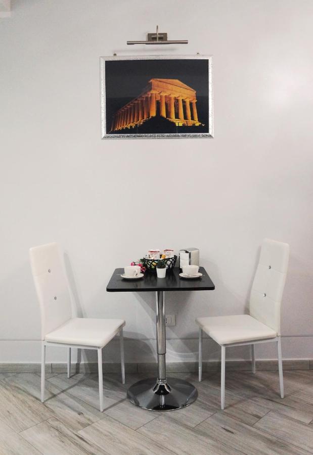 B&B Agrigento Da Tony Palermo ภายนอก รูปภาพ